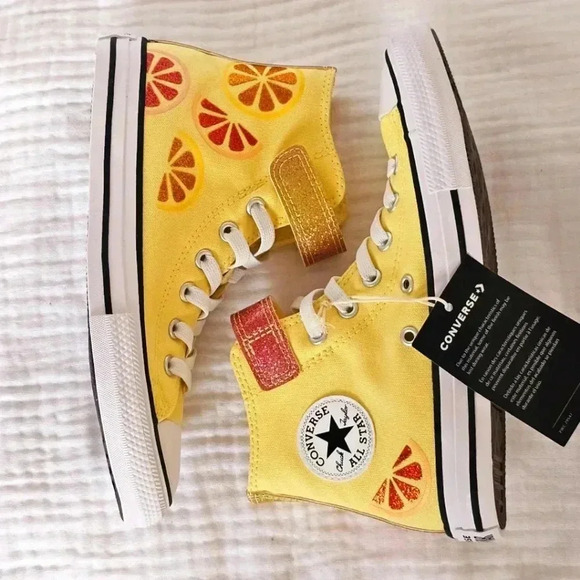 😍 NWT 😍 Converse Chuck Taylor All Star Easy On Citrus Glitz, Yellow, Size 3Y